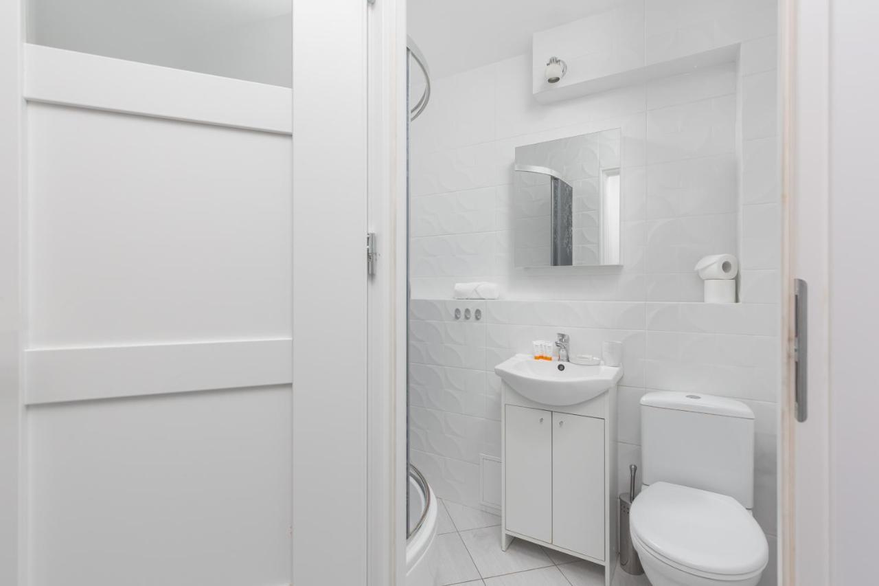 Apartaments Solec 79 By Noclegi Renters Warsawa Bagian luar foto