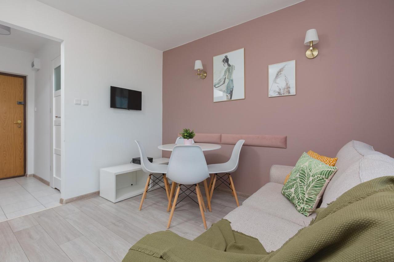 Apartaments Solec 79 By Noclegi Renters Warsawa Bagian luar foto