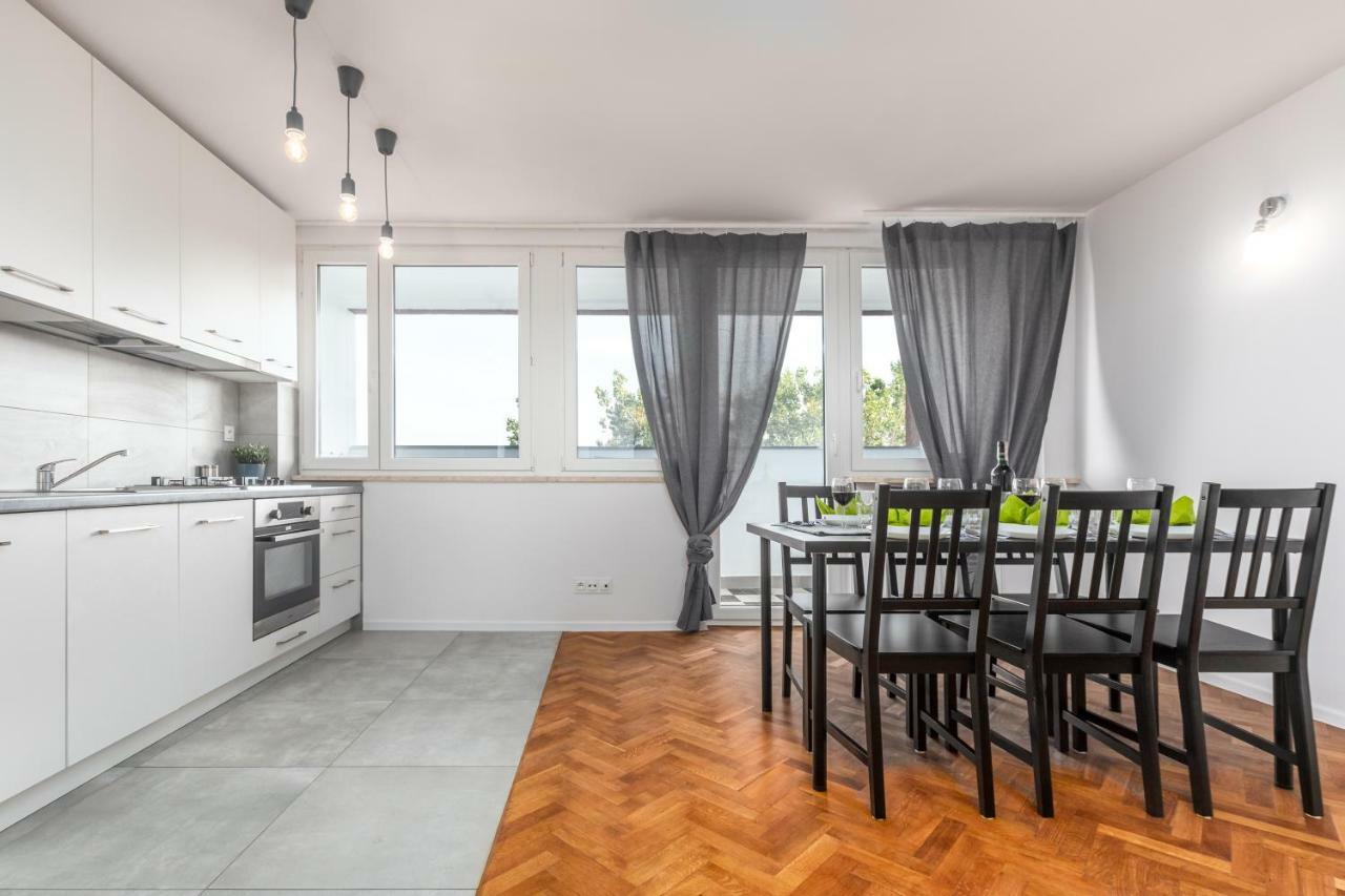 Apartaments Solec 79 By Noclegi Renters Warsawa Bagian luar foto